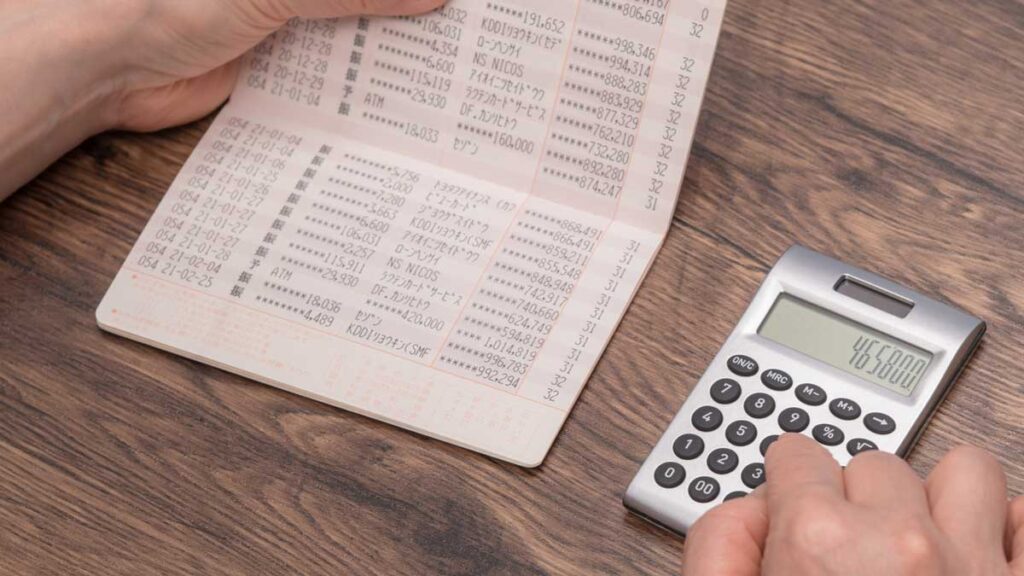 退職金を全額貯金すると後悔する?預金だけで老後資金を管理するリスク